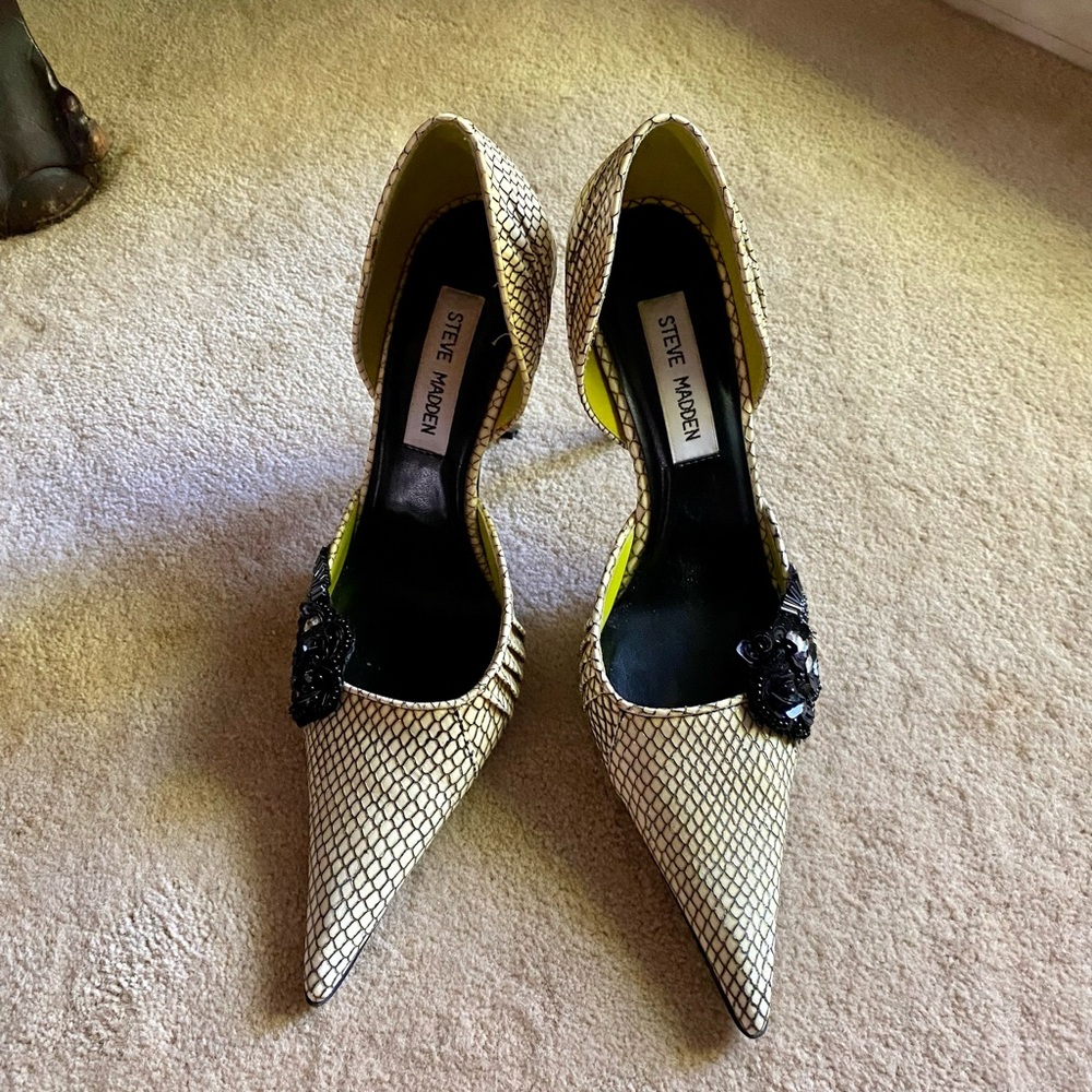 Steve Madden 6.5 Green Black Snakeskin Stiletto Pump Silver Heels - Picture 2 of 10